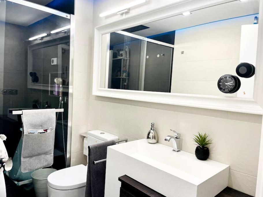Nuevo!! Apartamento Lujo&Confort. Parking Seville Exterior photo